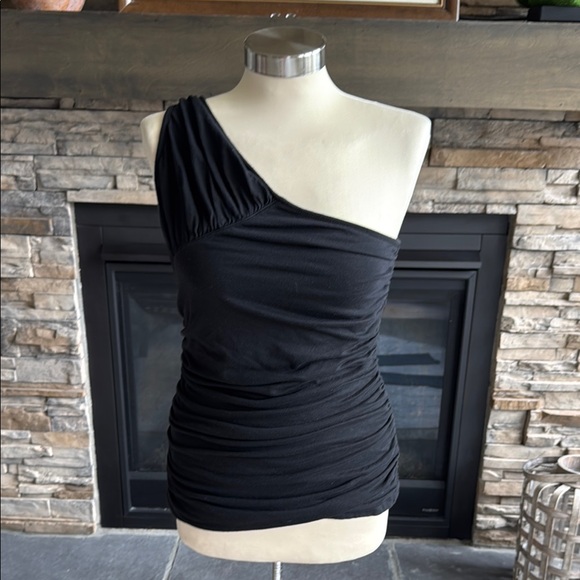 Chic Black One-Shoulder Top - Picture 1 of 12